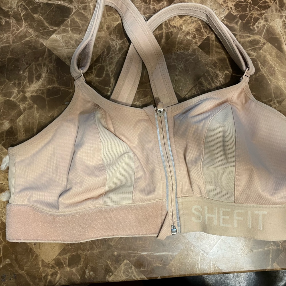 Shefit ultimate high impact sports bra size 1Lux color: sandstorm/nude &wash bag